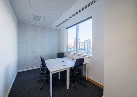 Office Space Wellington Place - Image 4