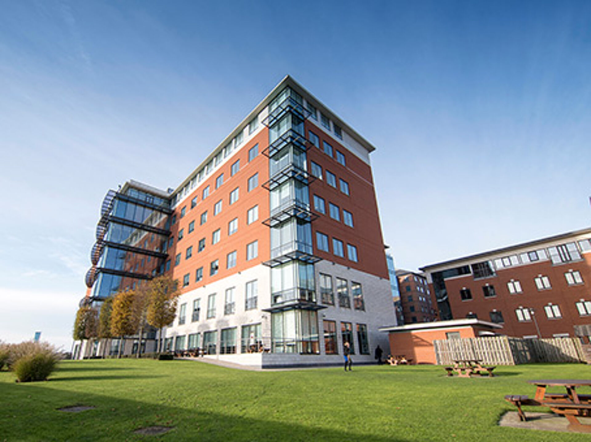 Office Space Wellington Place - Image 1