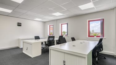 Office Space Tower Court - Image 7