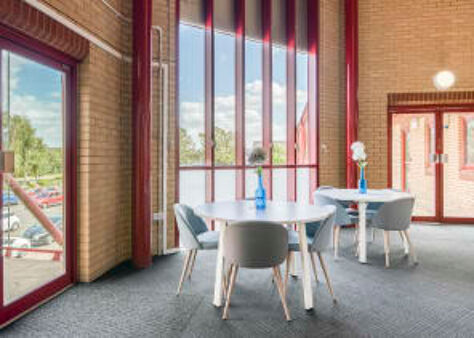 Office Space Tower Court - Image 8