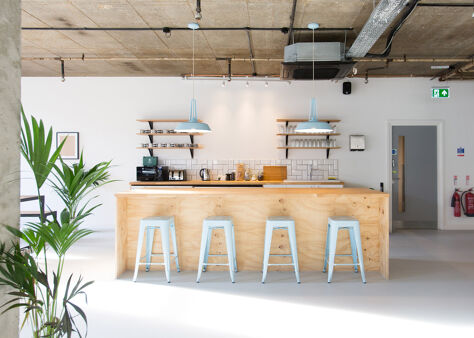 Office Space Aldgate East - Image 3