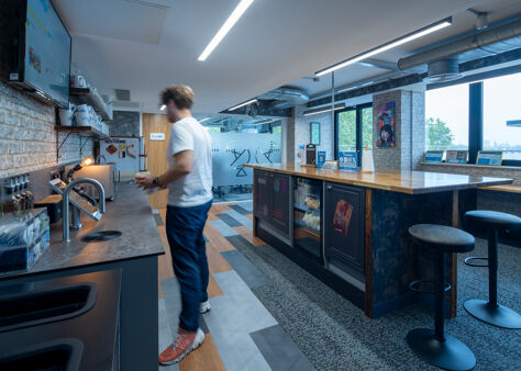 Office Space Beacon Tower - Image 4