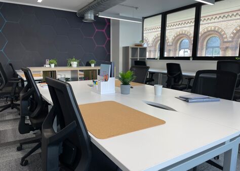 Office Space Beacon Tower - Image 1