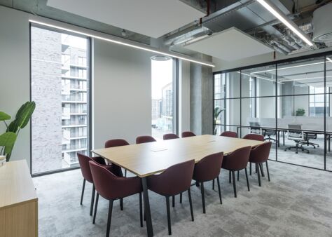 Office Space The Hive Building  - Image 6