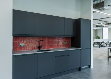 Office Space The Hive Building  - Image 15