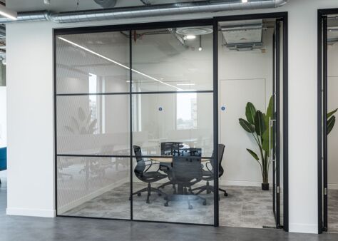 Office Space The Hive Building  - Image 11