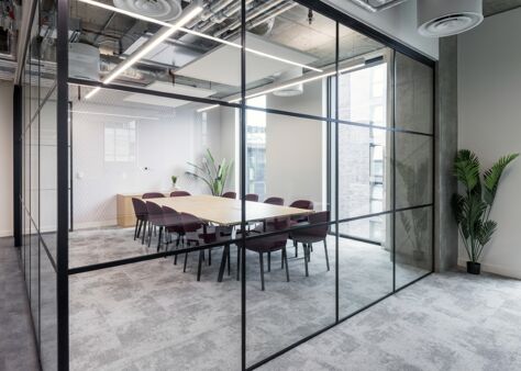 Office Space The Hive Building  - Image 7