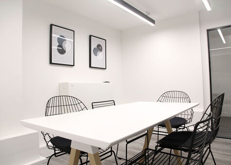 Image #4 of 12 David Mews