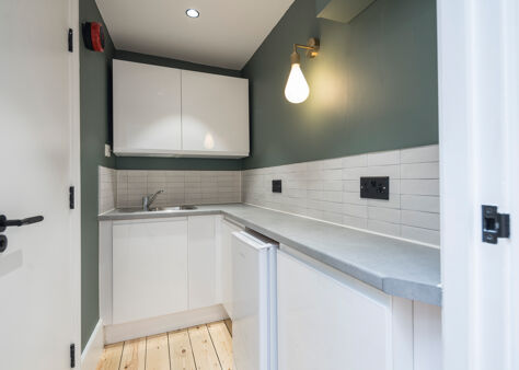 Office Space 12 Fouberts Place - Image 8