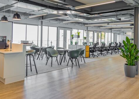 Office Space 120 Aldersgate Street - Image 8