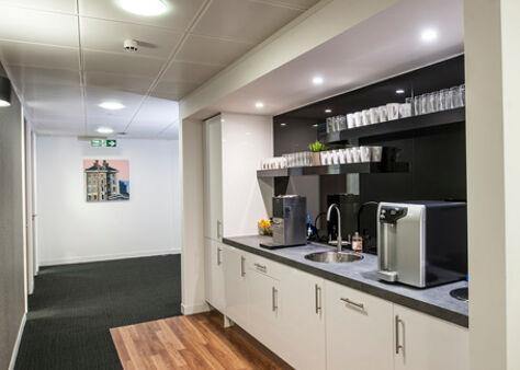 Office Space Woburn Place - Image 7