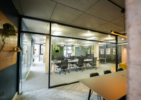 Office Space Jactin House - Image 10