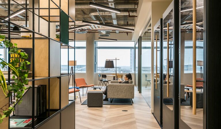 Office Space Venture X Chiswick Park - Image 3