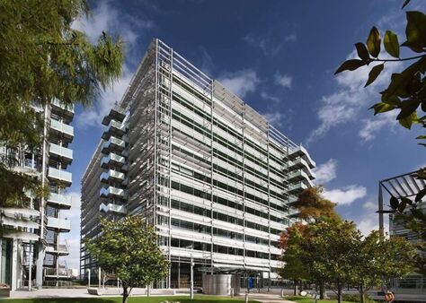 Office Space Venture X Chiswick Park - Image 1