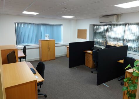 Office Space Bowman House - Image 8