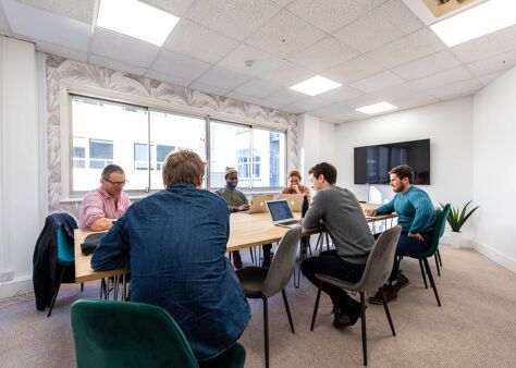 Office Space City - Image 6