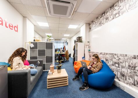 Office Space City - Image 5