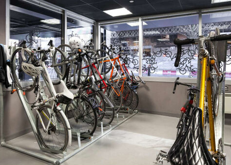 Image #5 of 2 Finsbury Avenue 