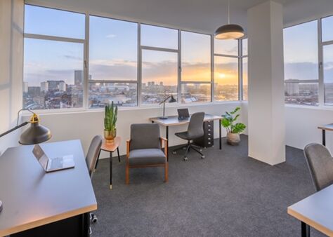 Office Space JQ Modern - Image 7