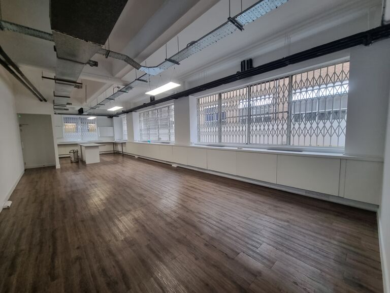 Office Space 24-26 Baltic Street West - Image 3