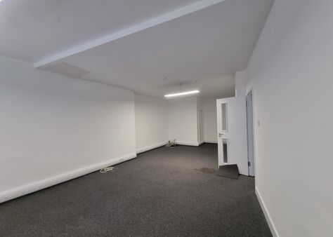 Office Space 24-26 Baltic Street West - Image 7