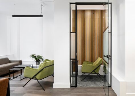 Office Space 25 Poland Street - Image 5