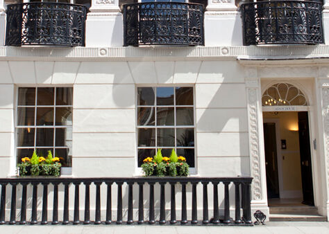 Office Space Adam House - Image 6