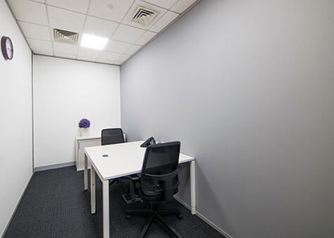 Office Space Farnham Road - Image 4