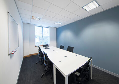 Office Space Farnham Road - Image 8