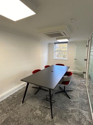 Office Space 38 Soho Square - Image 9