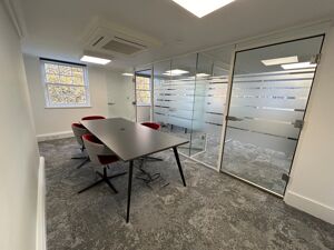 Office Space 38 Soho Square - Image 11