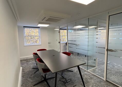 Office Space 38 Soho Square - Image 12