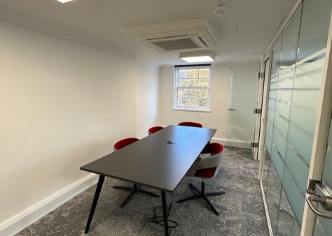 Office Space 38 Soho Square - Image 8