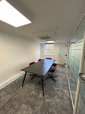 Office Space 38 Soho Square - Image 8