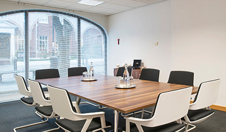 Office Space Windsor Thames Street - Image 3