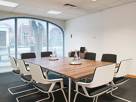 Office Space Windsor Thames Street - Image 3