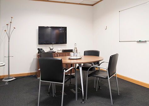 Office Space Windsor Thames Street - Image 10