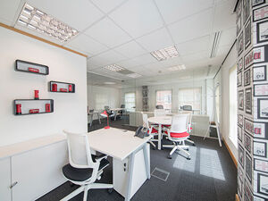 Office Space Windsor Thames Street - Image 4