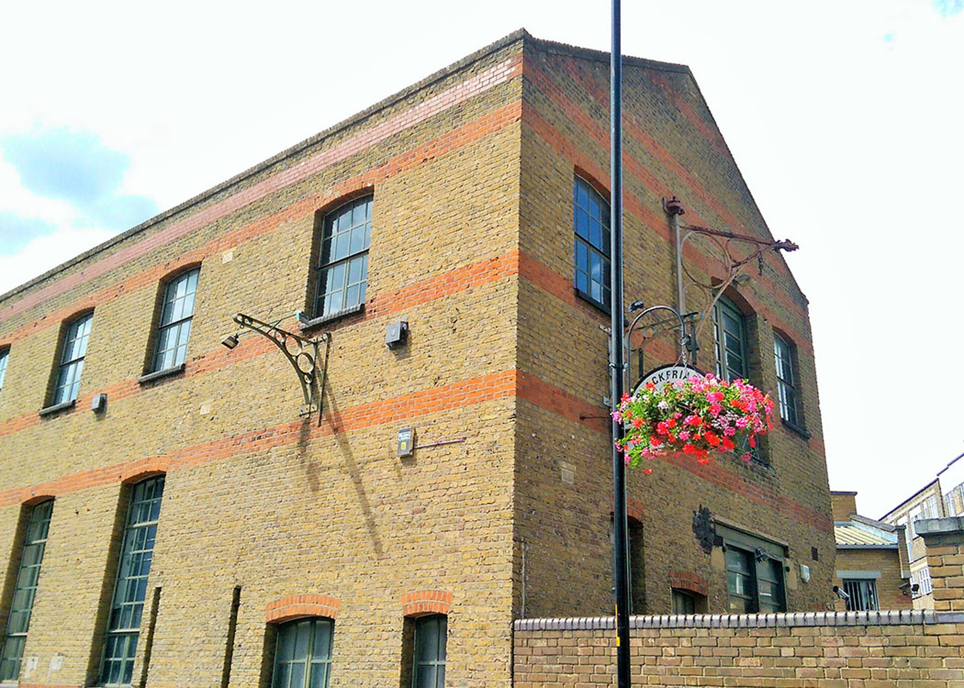 Image #2 of 65 Glasshill Street