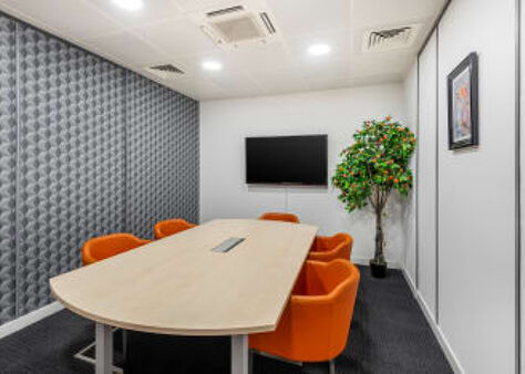 Office Space Princes Street - Image 6