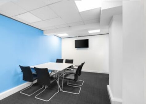 Office Space Princes Street - Image 4