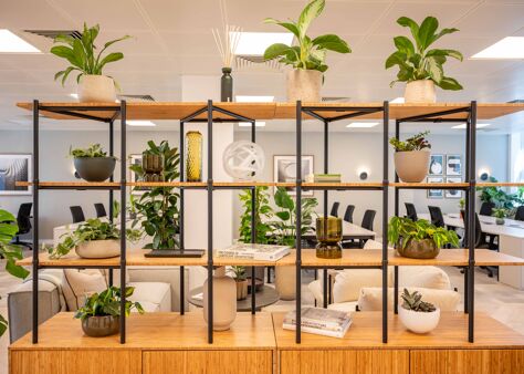 Office Space 166 Piccadilly  - Image 9