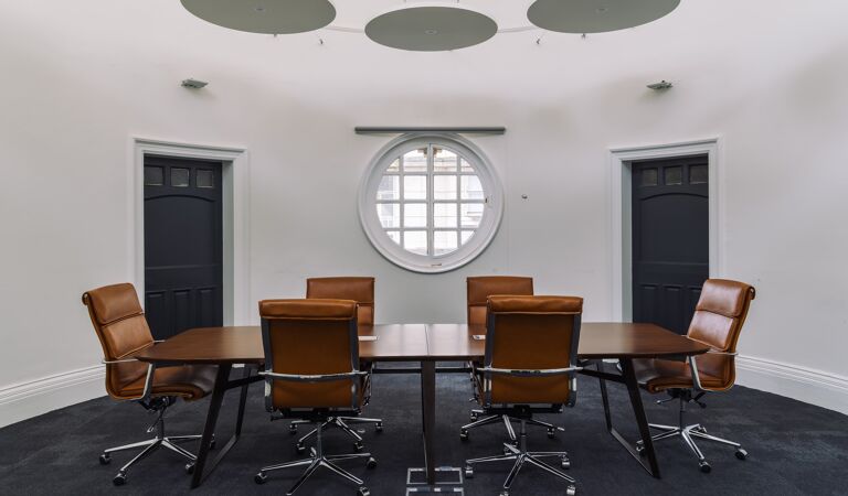 Office Space 18 Bennetts Hill - Image 2