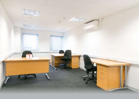 Office Space Pinnacle House - Image 2