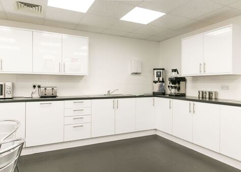 Office Space Pinnacle House - Image 4