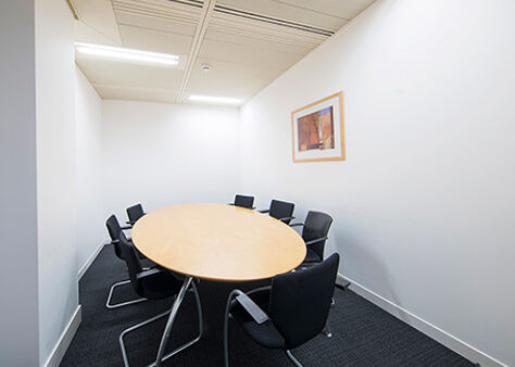 Office Space Breakspear Park - Image 10