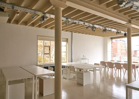 Office Space Studio Inn - Image 9