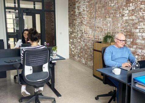 Office Space Collar Factory - Image 7