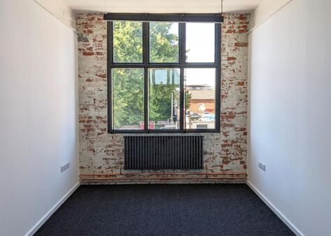 Office Space Collar Factory - Image 5