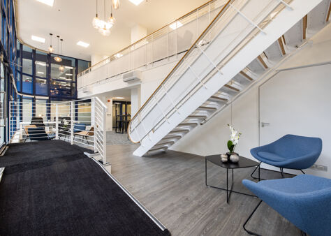 Office Space Knot House - Image 6